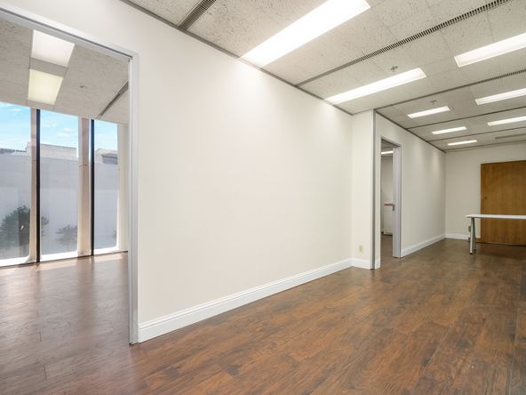 Office Space Available in Excellent Condition & Move-In Ready : 1221 Van Ness Ave, Fresno, CA 93721